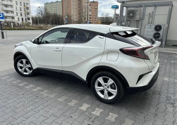 Toyota C-HR cena 84900 przebieg: 89000, rok produkcji 2019 z Kraków małe 781